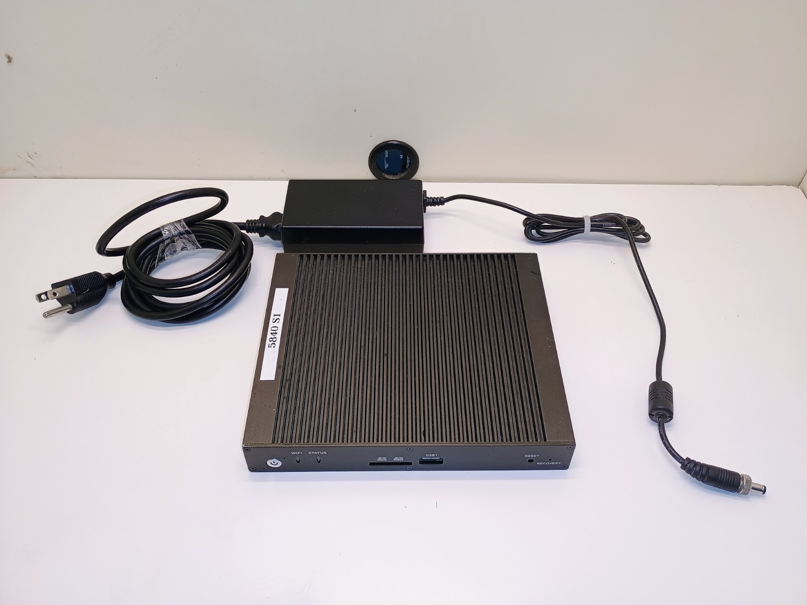 stratacache spectra NG-2-64-HT industrial-grade digital signage media player