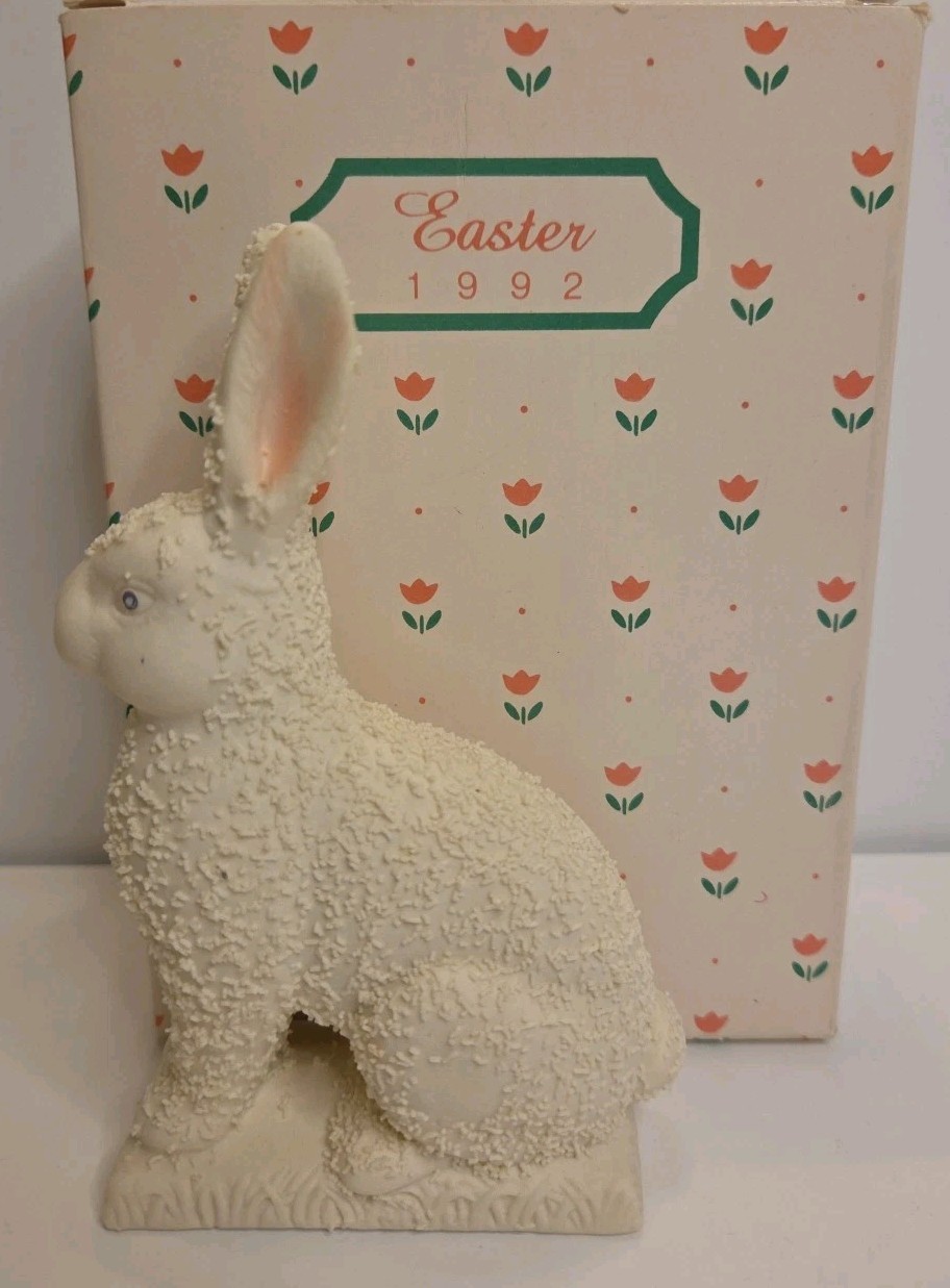Department 56 Easter 1992 White Bisque Porcelain Bunny Rabbit #7498-5 ~ 5"Tall