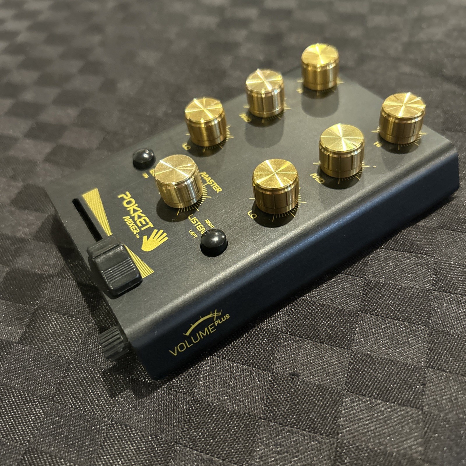 Used a bit Pokket Mixer Mini DJ Mixer Volume Plus Black with Gold Knobs PMBLA2