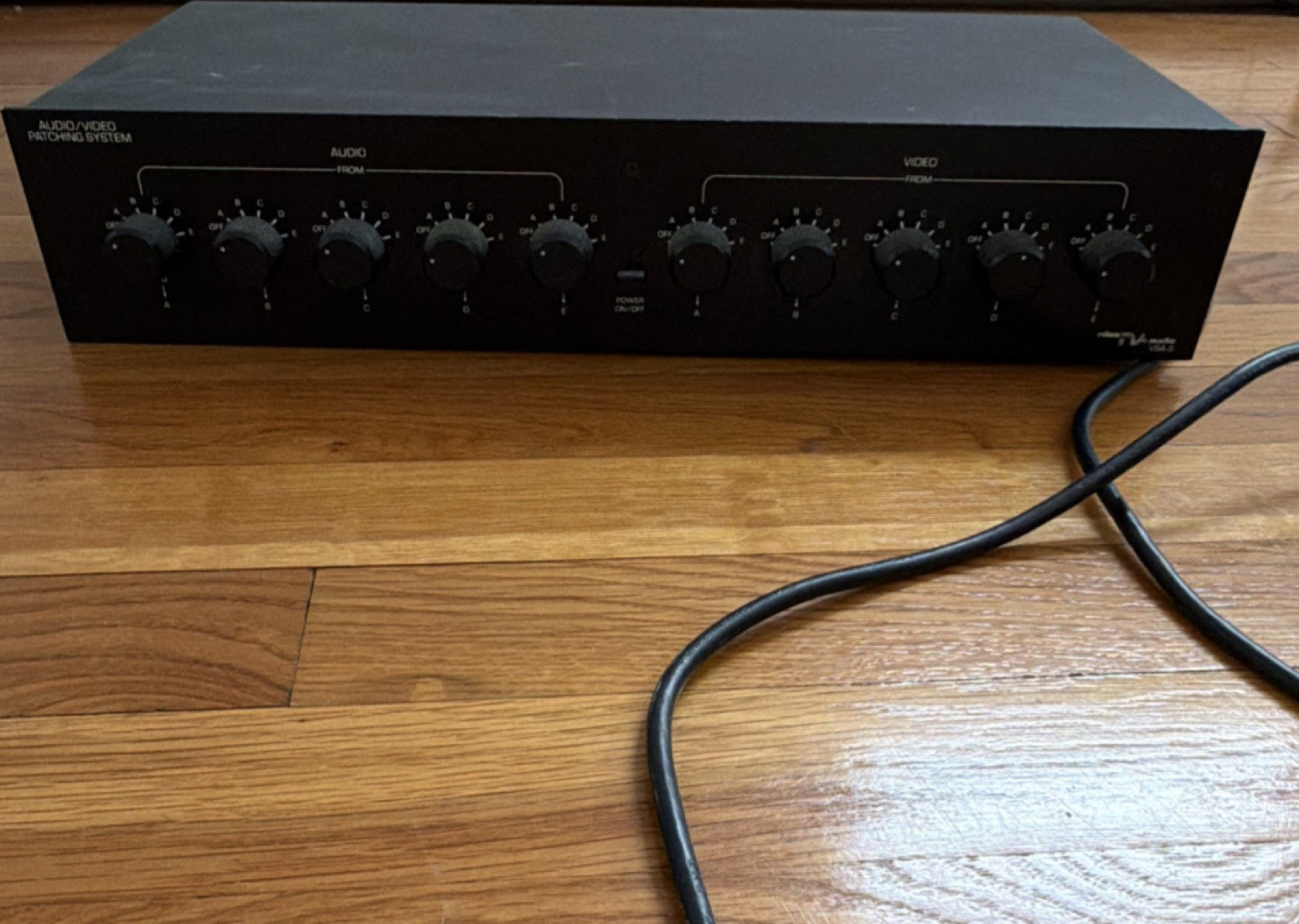 Niles VSA-5 Audio/Video Patching System Black, Switch w/ Lamp Fuse, US Plug