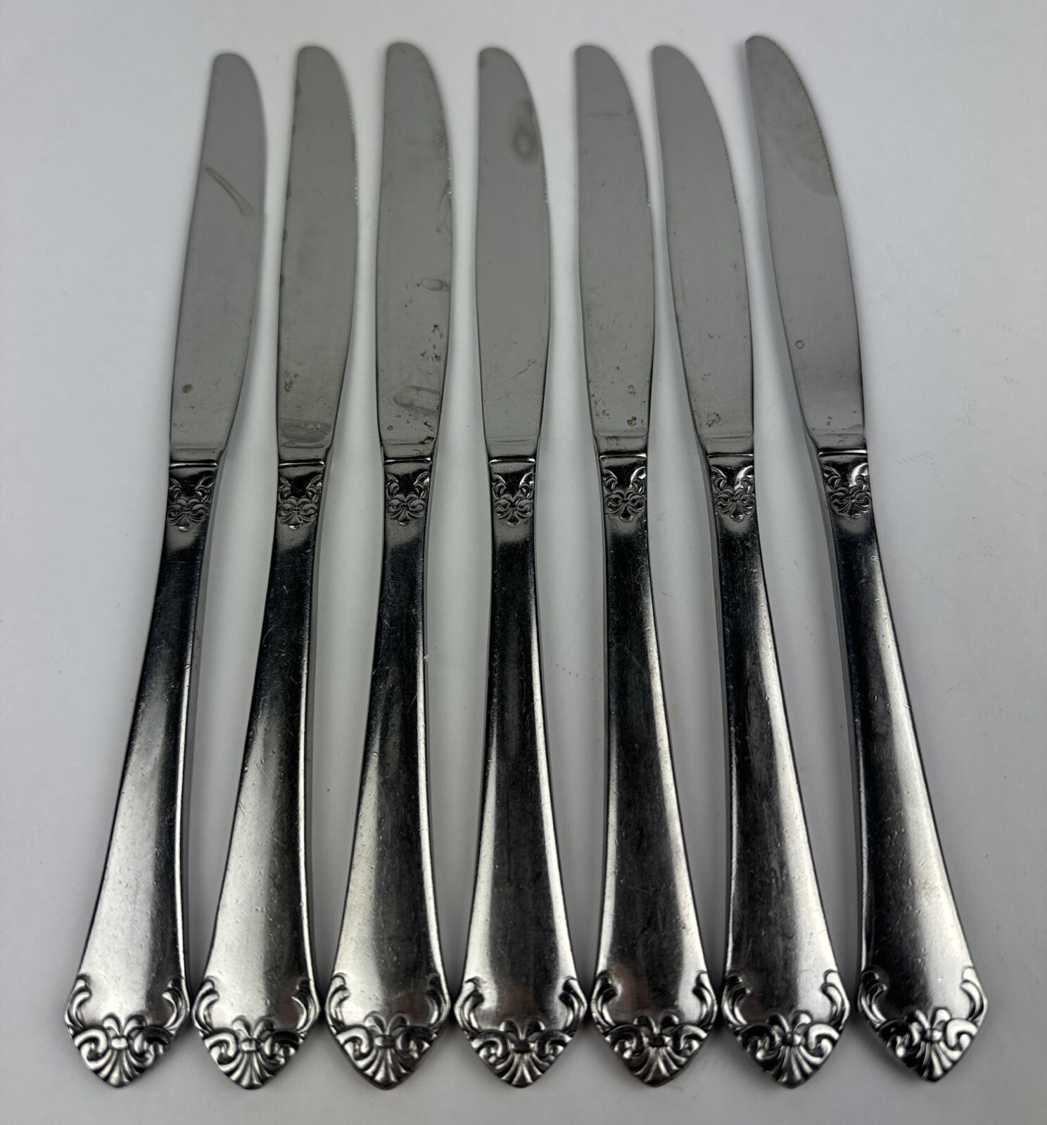 Oneida Princeton 18/10 Stainless Flatware 7 Dinner Knives Knife