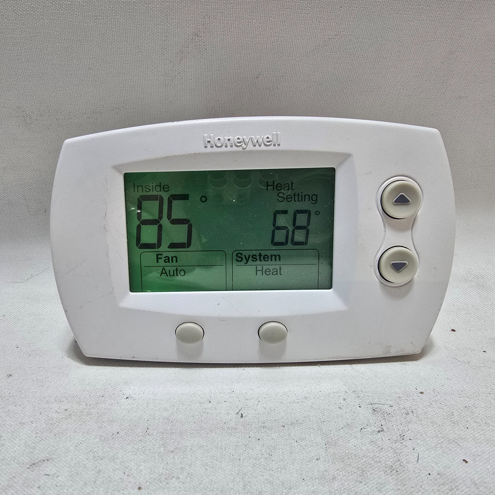 HONEYWELL TH5220D1029 FocusPRO 5000 Non-Programmable Thermostat