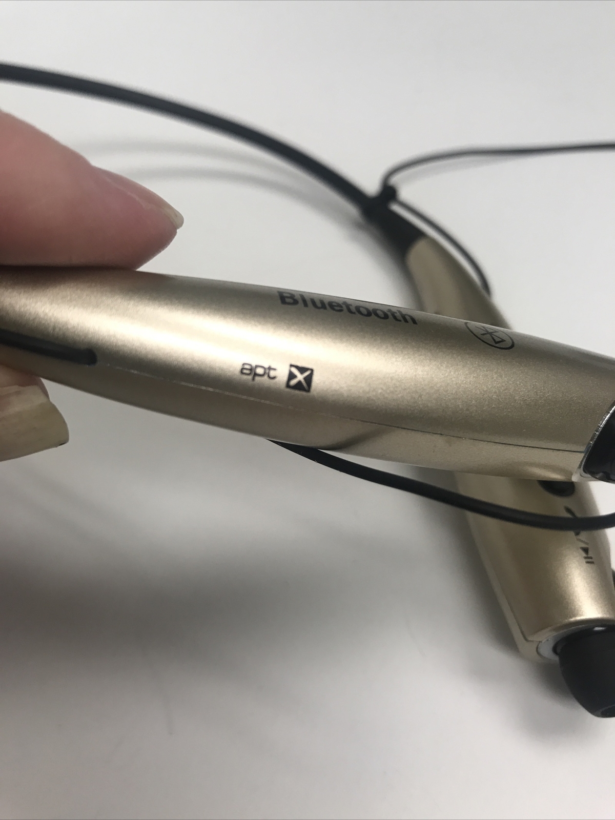 Bluetooth Headset with charger 931