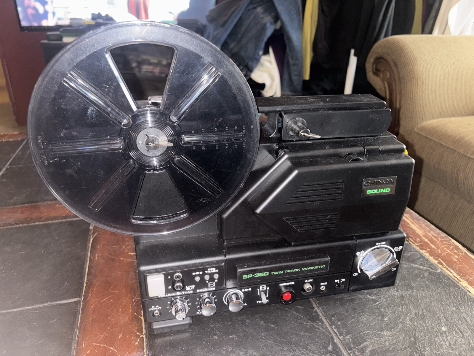 Chinon Sound SP-350 Super 8 Twin Track Magnetic Projector - Lamp Works AS-IS
