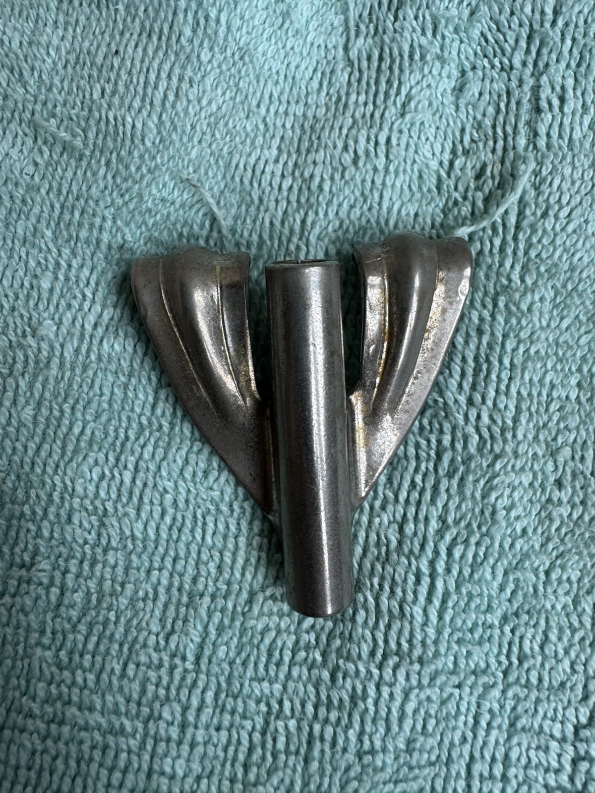 One Ludwig Bass Drum Claw for Tension Rods - Vintage 60s era - Nickel