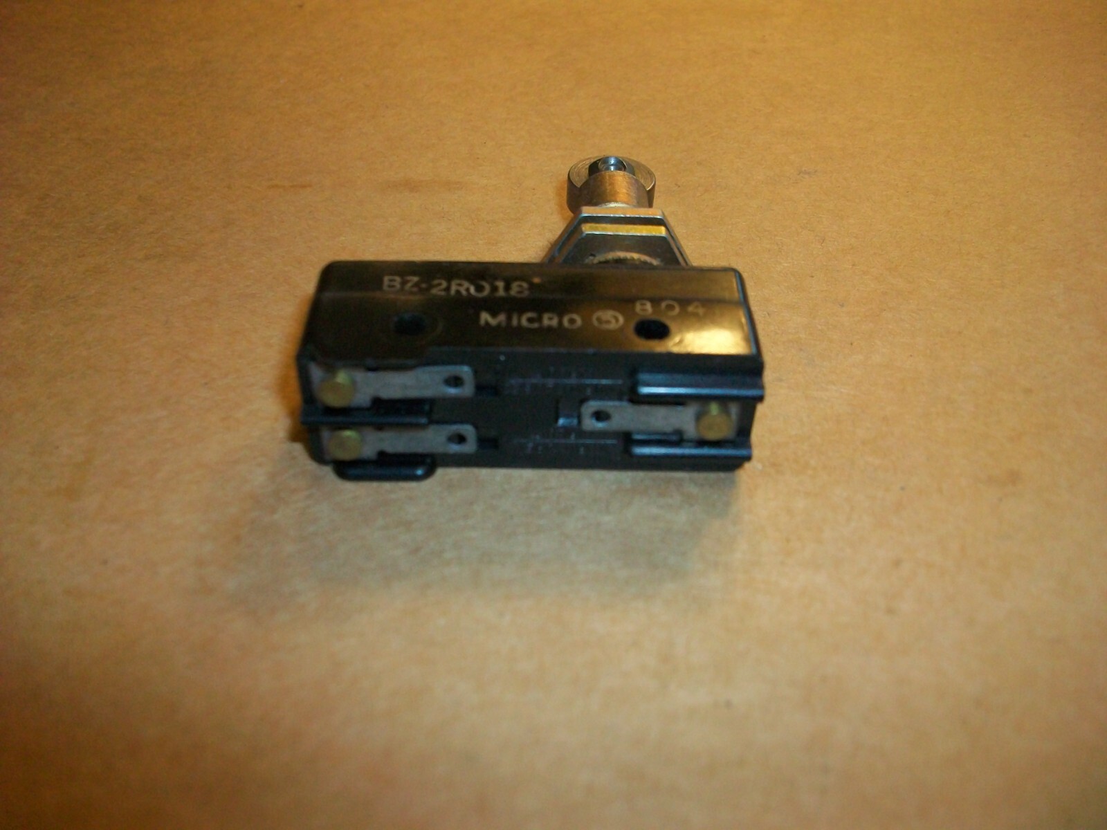 MICRO SWITCH SNAP SWITCH BZ-2RQ18-A2 480VAC 15A NEW