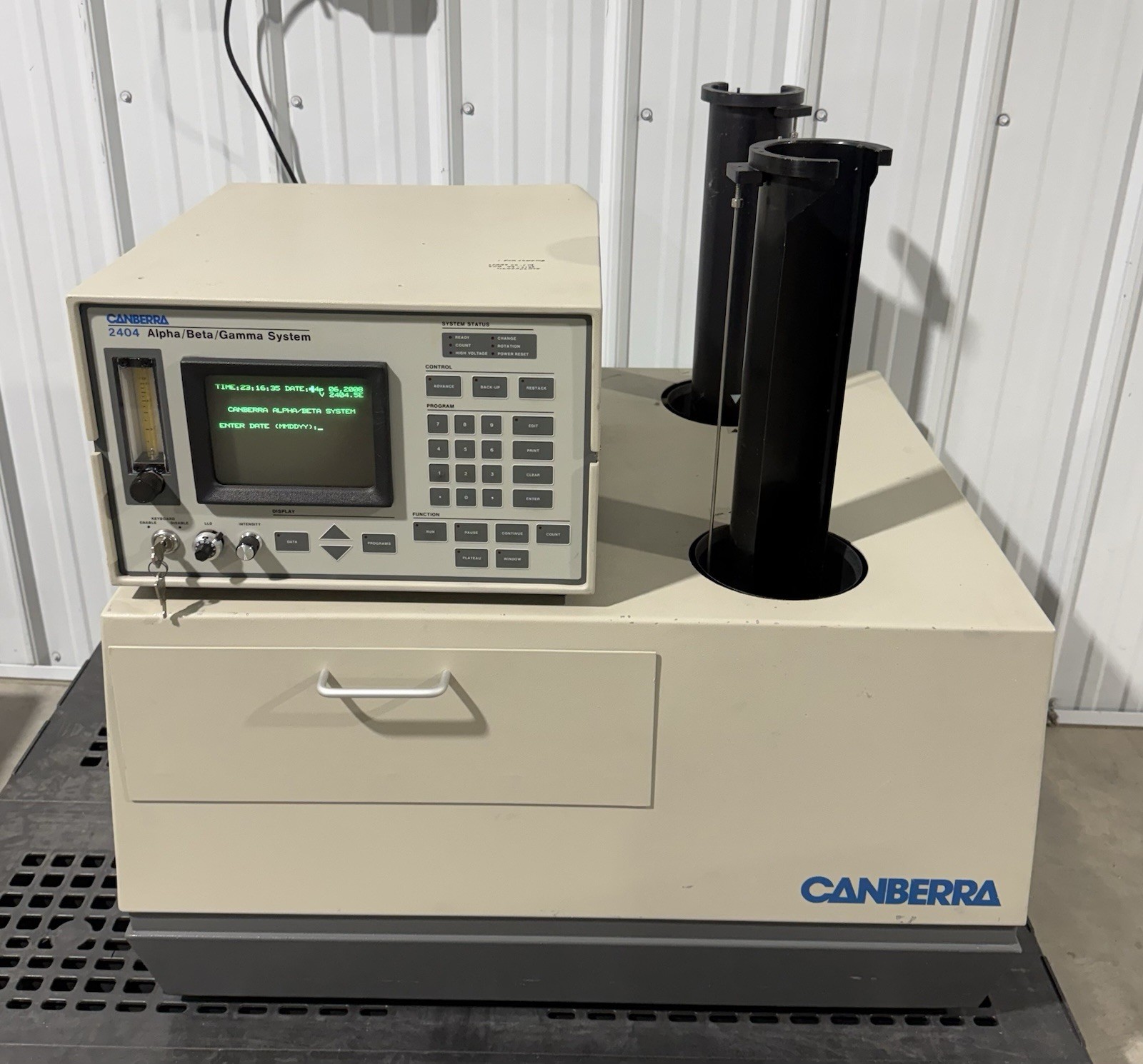 Canberra Alpha Beta Gamma System 2404 2405 Detector Screen Turns On Local Pickup