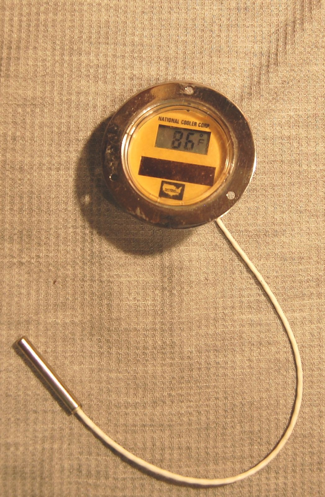National Cooler Corp Model SD Digital Thermometer, Solar Powered Display