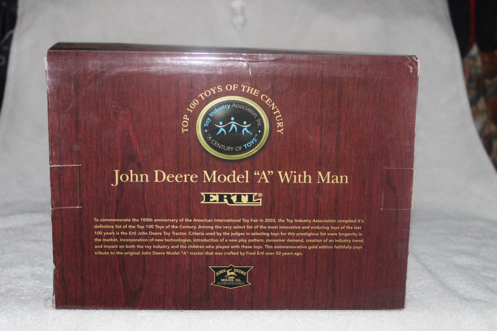 1/16 JOHN DEERE GOLD A W/MAN