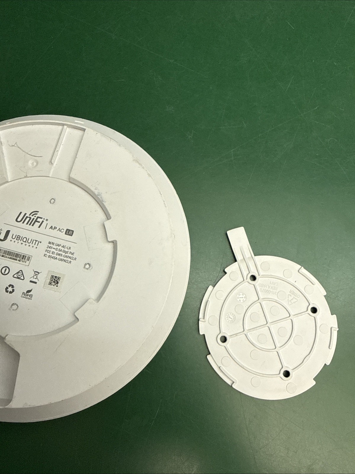 Ubiquiti Networks UAP-AC-PRO 1300Mbps Wireless Access Point