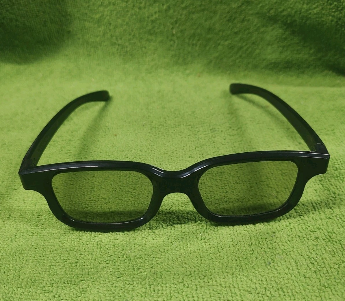 REAL D 3D Polarized Passive Adult-Size Glasses Movie Theater Film Excellent