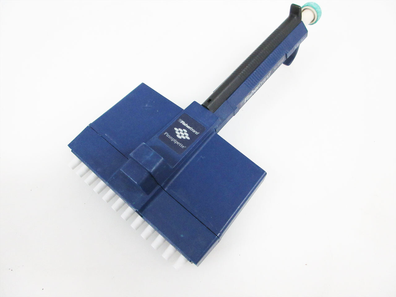 FISHERBRAND FINNPIPETTE 50 - 300 uL 12 CHANNEL PIPETTE ADJUSTABLE