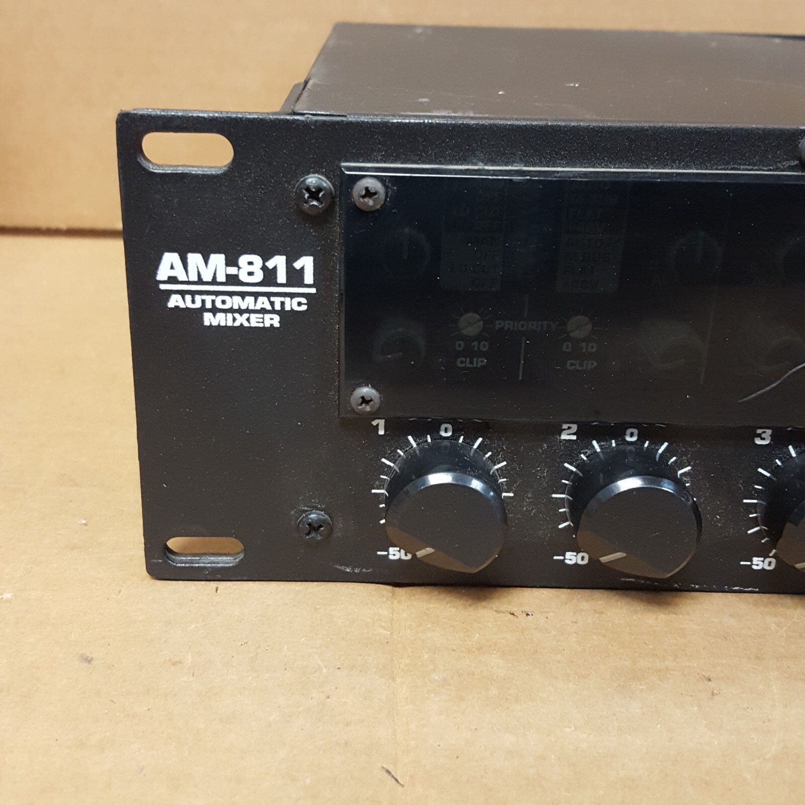 Crest Audio Automatic Mixer AM-811 (Powers On) w/Power Cord - USED