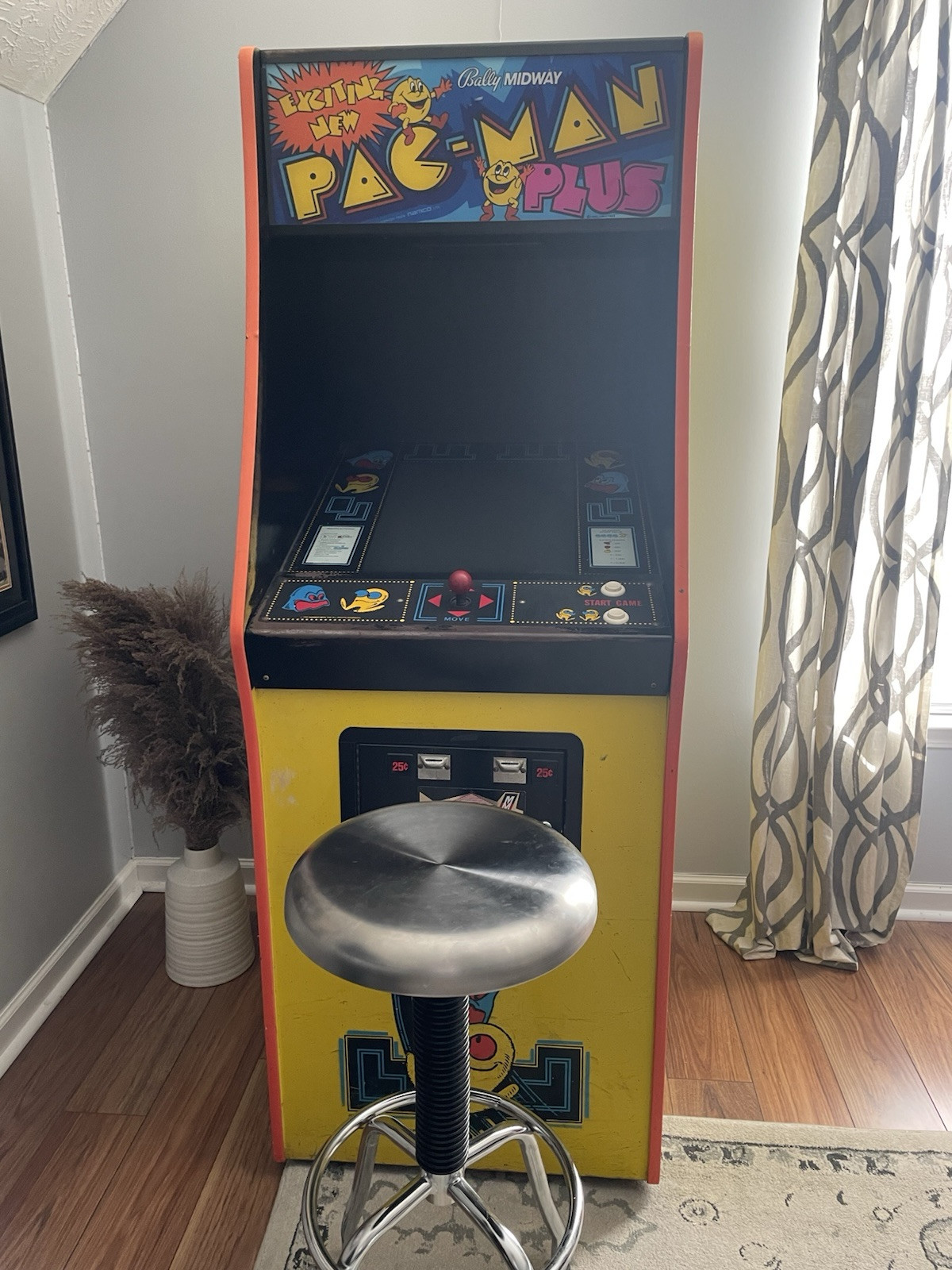 PAC-MAN ARCADE MACHINE by MIDWAY (requires repair)