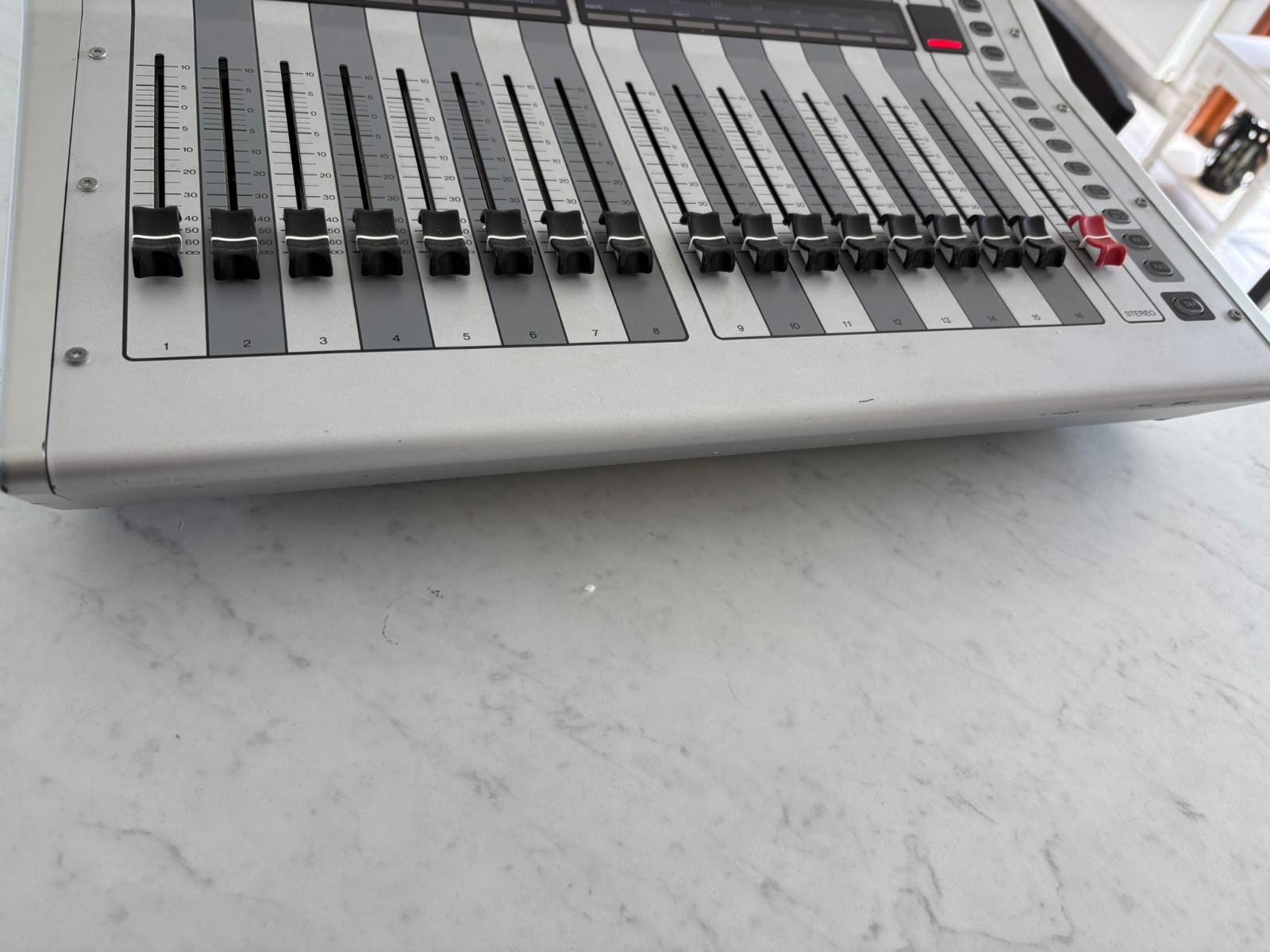 Yamaha TF1 Mixer