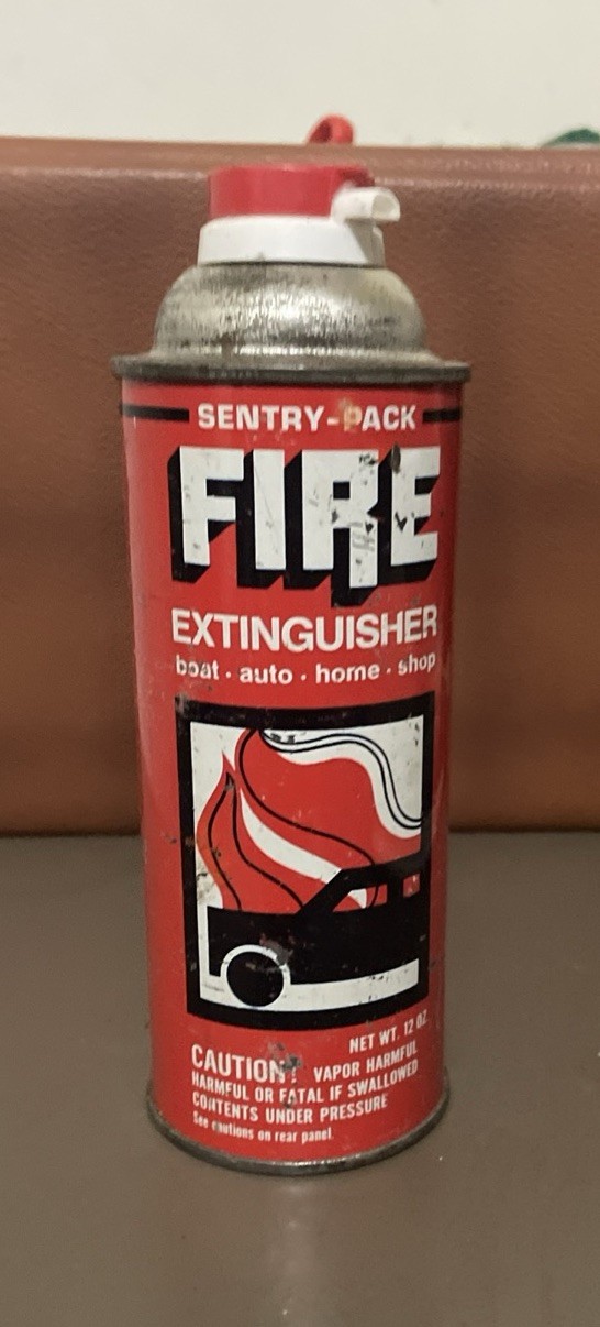 Sentry-pack Fire extinguisher Vintage Feels Full But For display Only