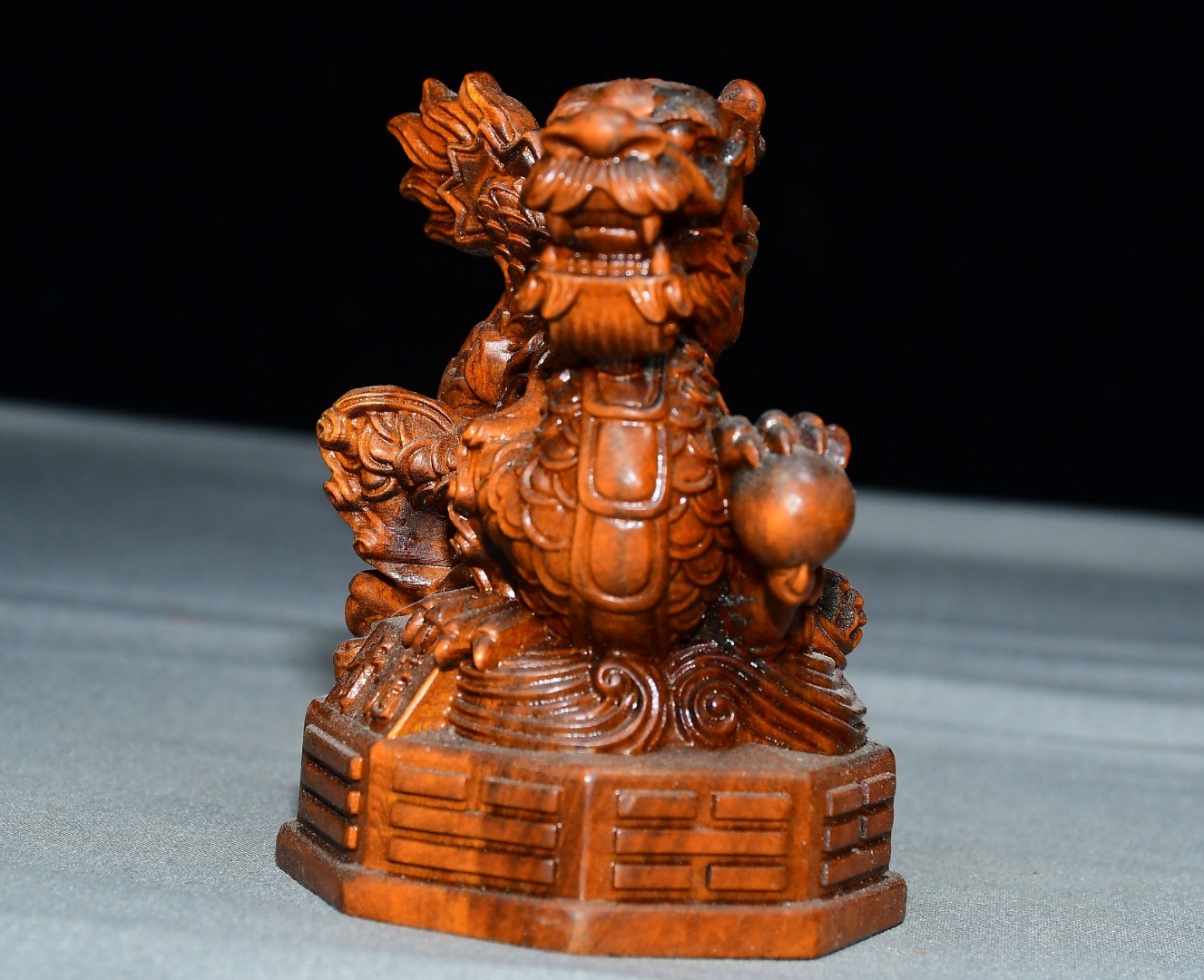 Exquisite Small Leaf Boxwood Blue Dragon Ornament