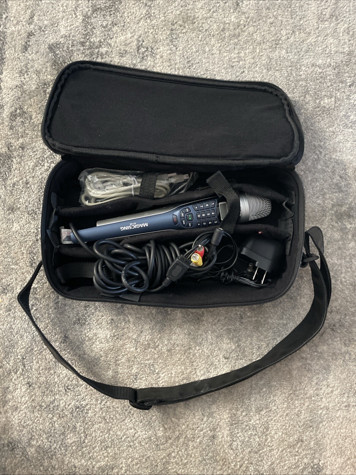 MAGIC SING ET13K Wired Karaoke Microphone, Case