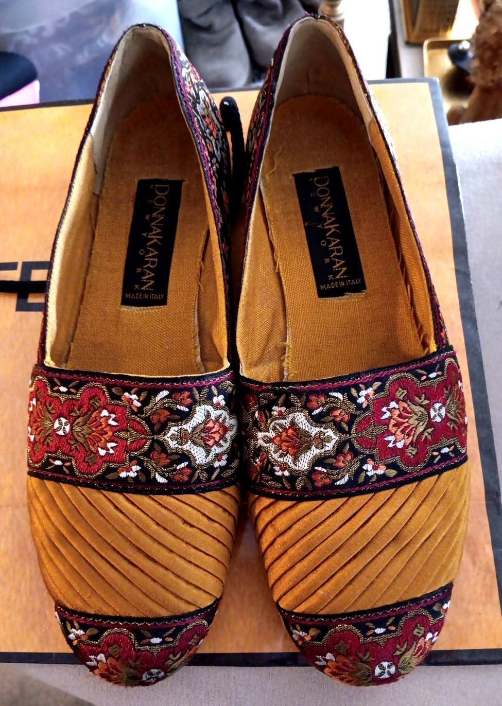 Donna Karan Rare Vintage Shoes Silk And Tapestry Leather Soles Made In Italy 7.5