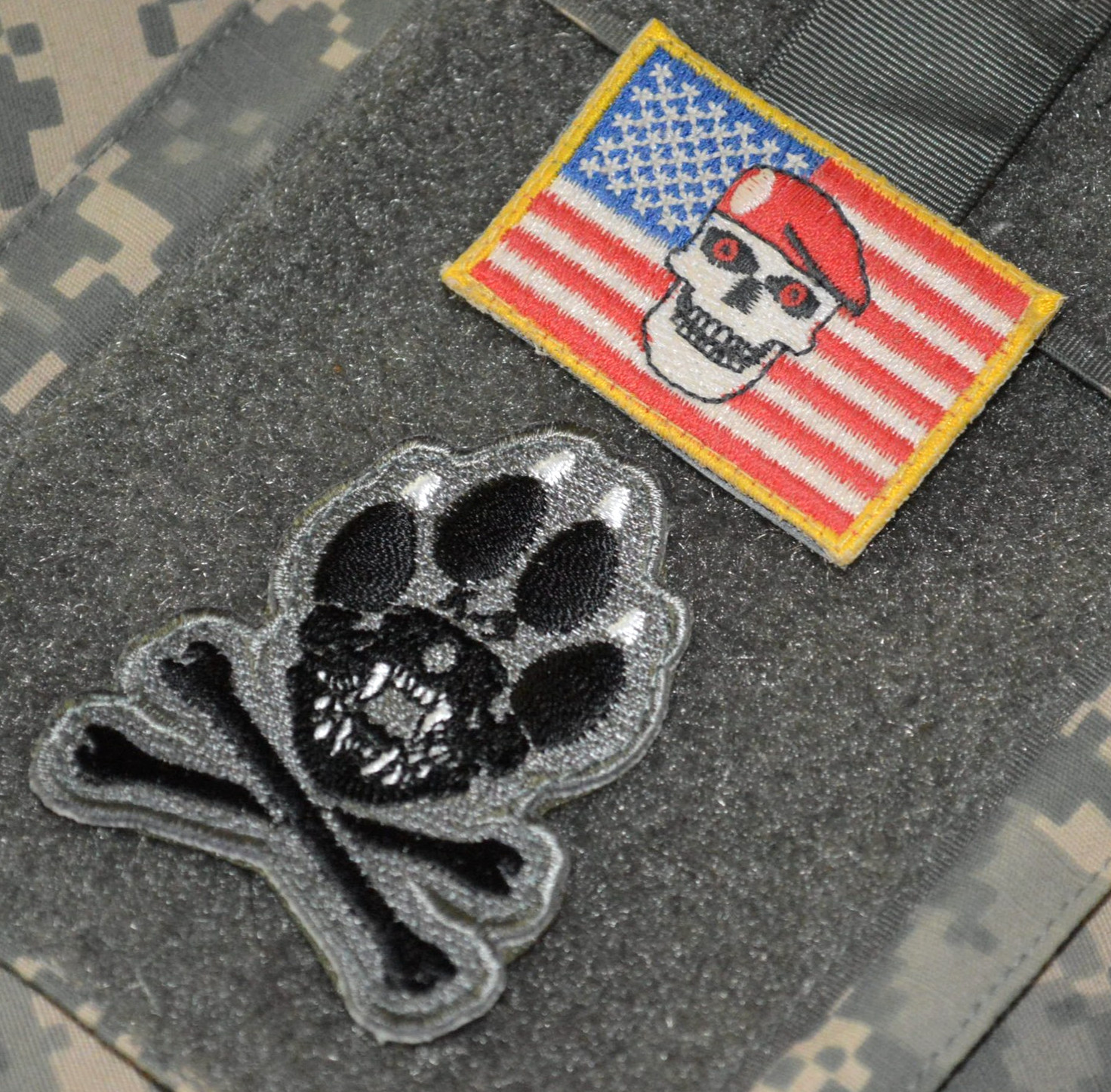 USMC EOD EXPLOSIVE DETECTION CANINE K-9 vêlkrö 2" 2-PC: SKUL FLAG+ DOG PAW PRINT