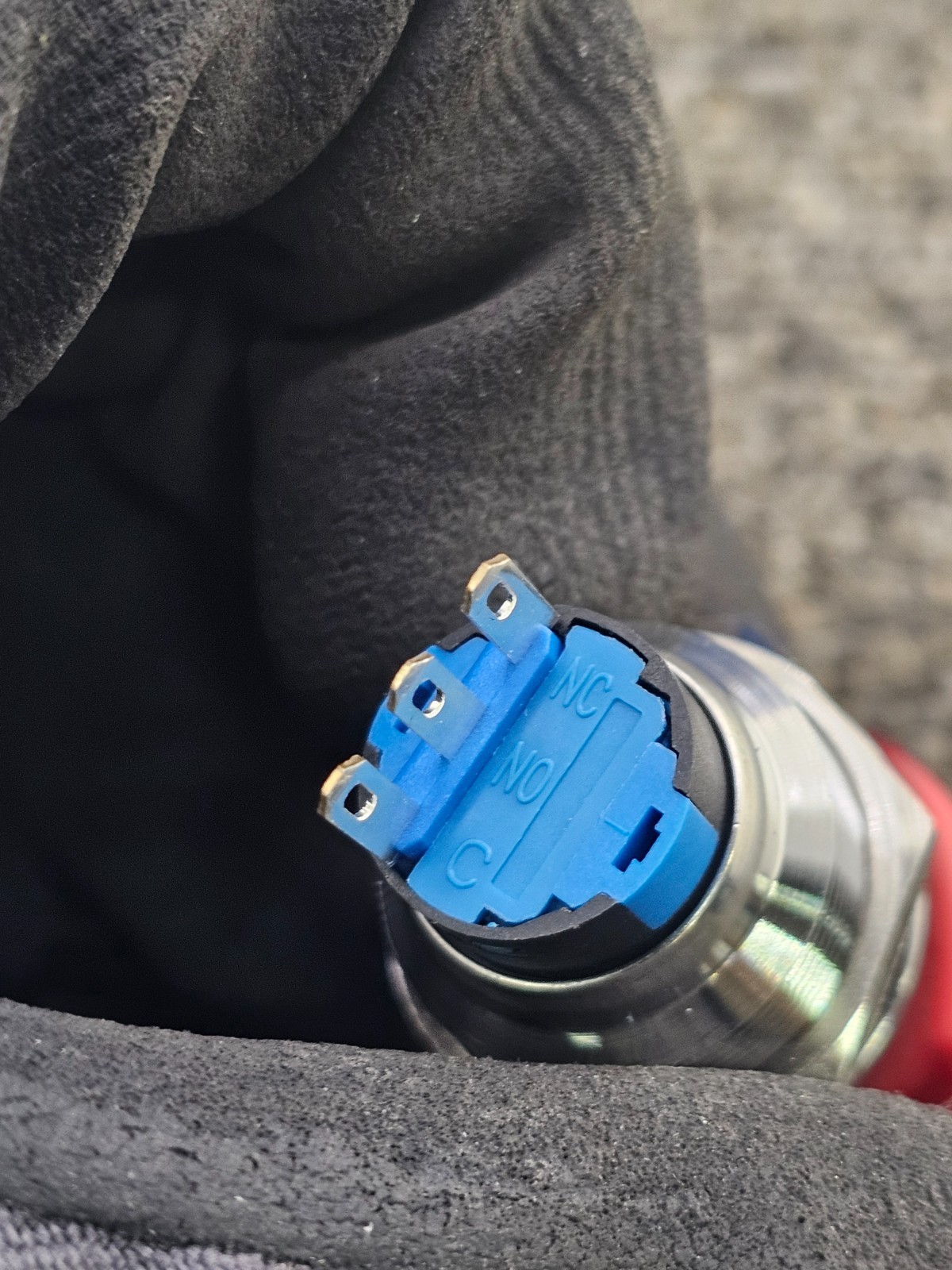 APIELE: 7/8 inch Emergency Stop Push Button Switch Push-to-Lock, Turn-to-Release
