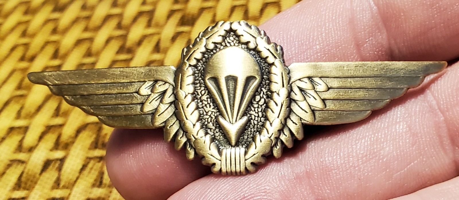 FOREIGN MILITARY-GERMAN PARASHUTIST BADGE