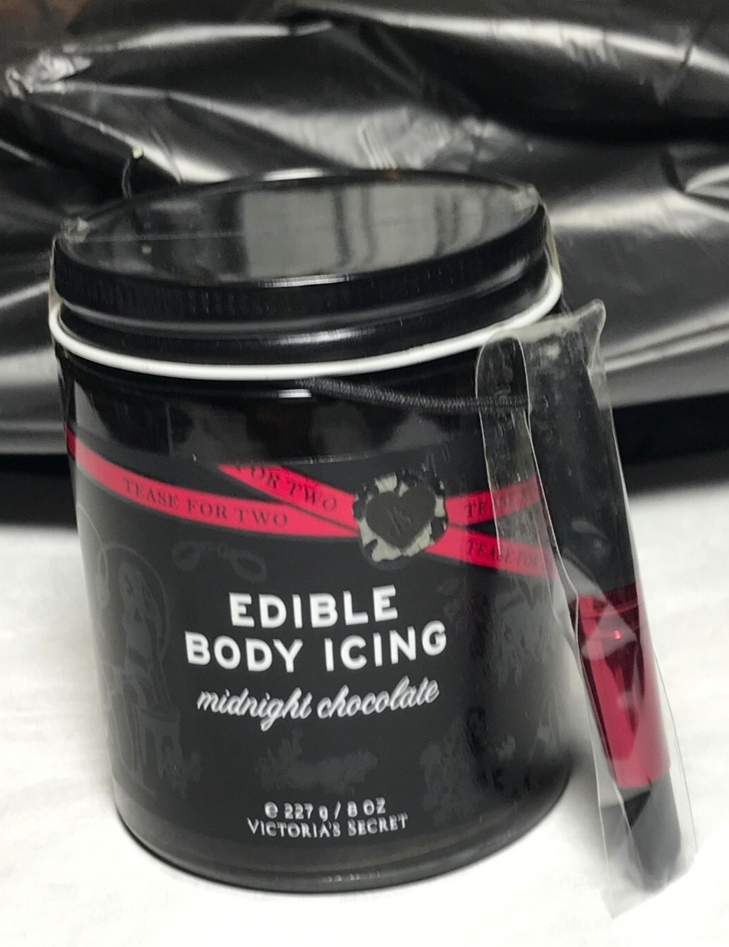 Victorias Secret - Edible Body Icing w/Brush - Midnight Chocolate - 8 Oz - NEW