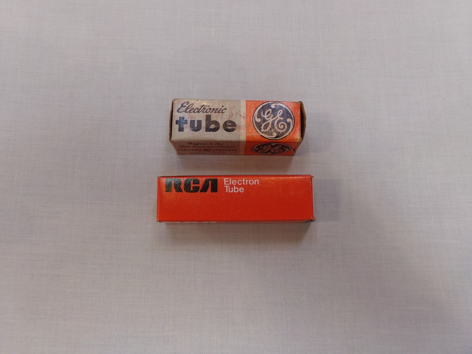 GE / RCA Electron Tube / Fuse - 11HM7 X2 - (MyNote) 67