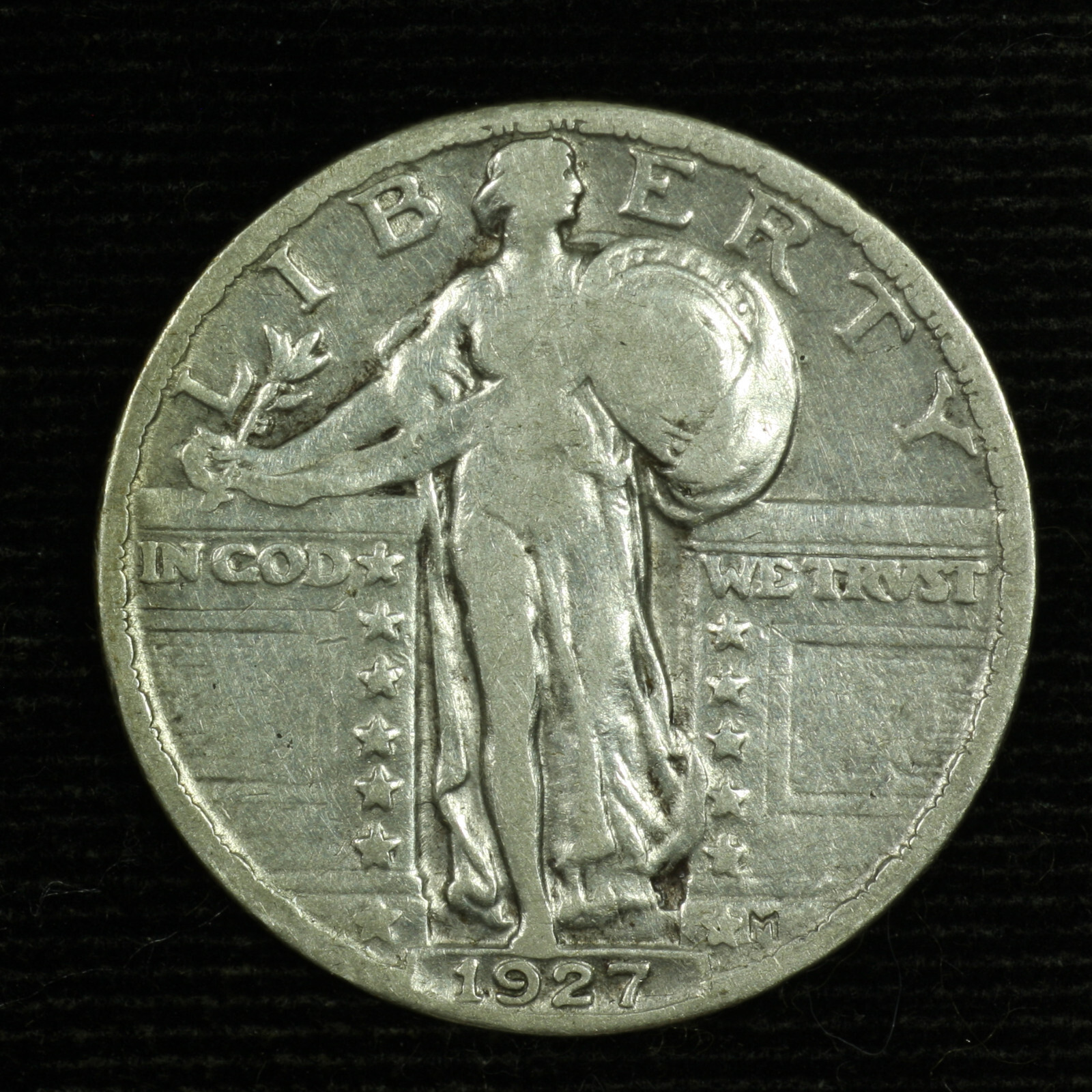 Standing Liberty Silver Quarter. 1927 P. Very Fine. Lot # 9049-48-412