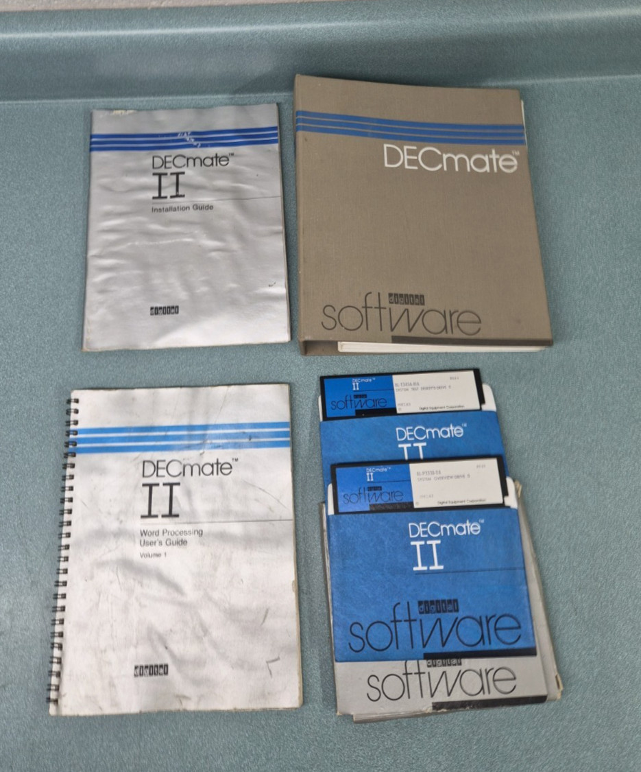 DECmate User Guides + 2 floppy disks, System Overview and System Test. UNTESTED