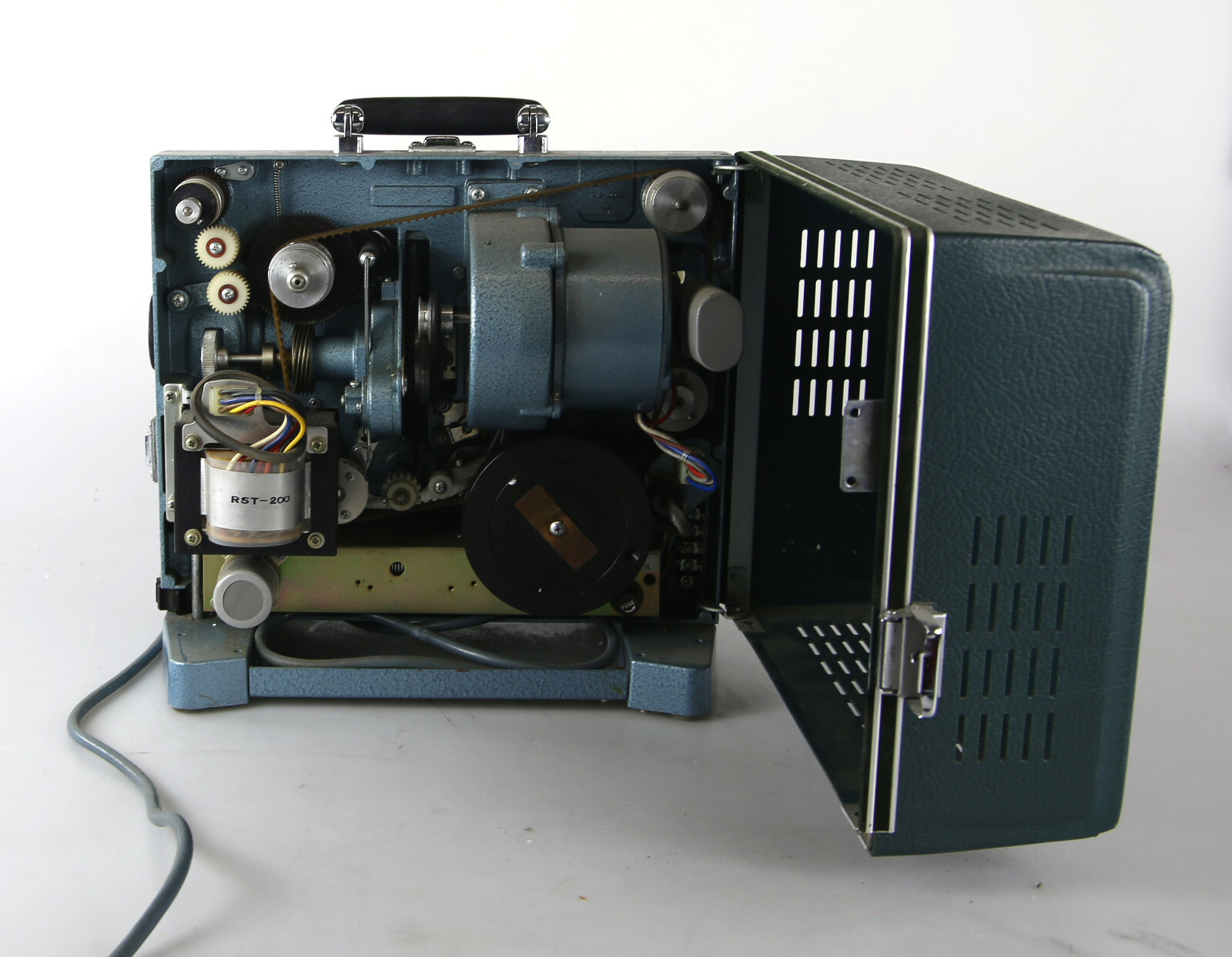 16mm Film Projector Eiki RT-2