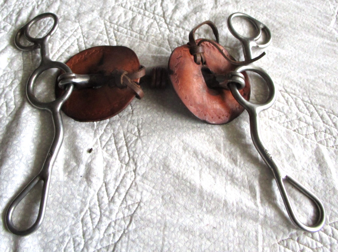 5" REINSMAN #322 WESTERN BIT WITH LEATHER BIT GUARDS, 3PC SMOOTH SNAFFLE STAGE B