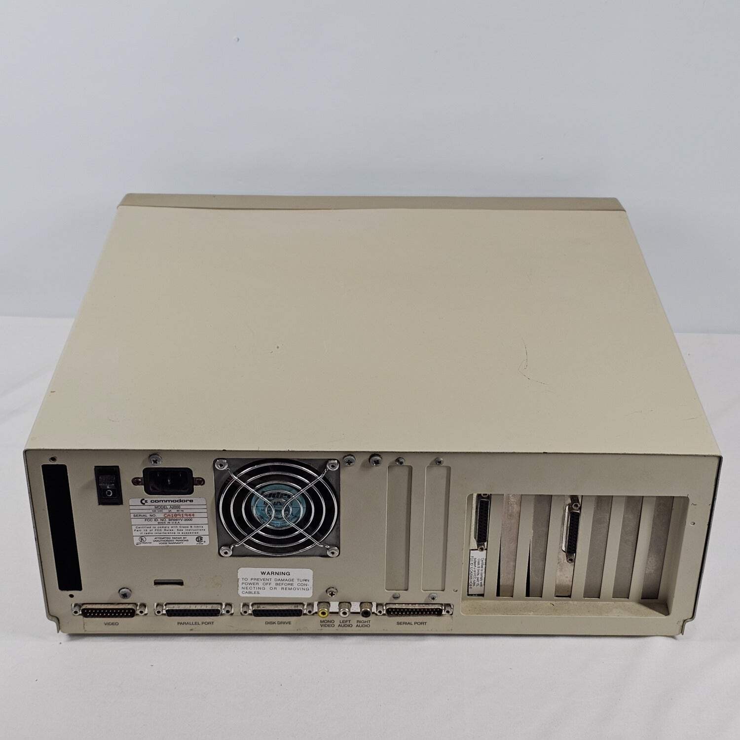 Commodore Amiga 2500 Vintage Personal Computer Model No. A2000