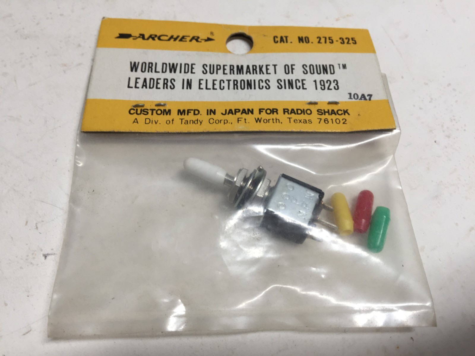 NEW Radio Shack 275-325 Mini Toggle Switch SPDT Contacts Rated 10A at 125VAC
