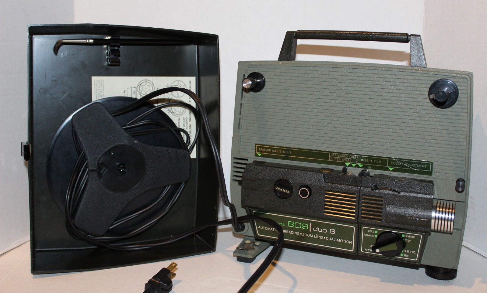Vintage~WARDS 809 DUO 8~Movie FILM Projector~ZOOM Automatic~IN CASE