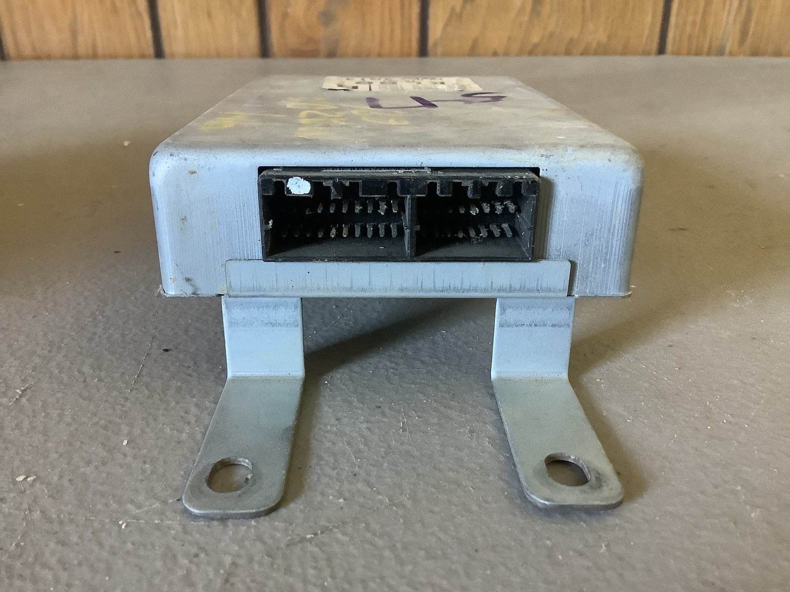 Mazda 626 KL56 18 9E1 Transmission Control Module ((R1-547))