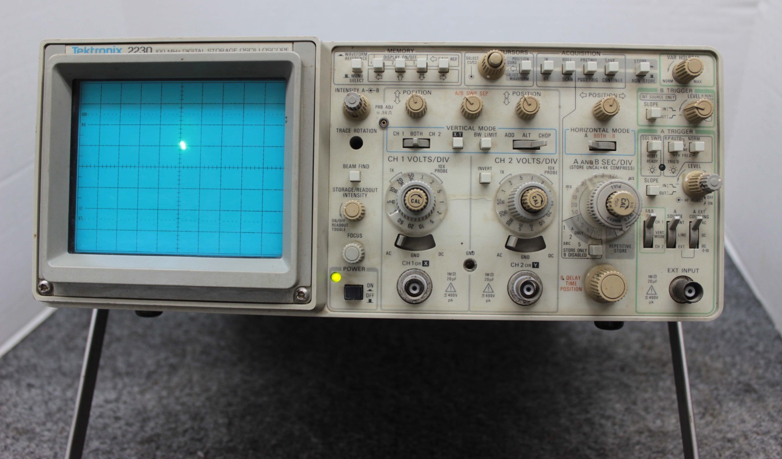 TEKTRONIX 2230 100 MHZ DIGITAL STORAGE OSCILLOSCOPE