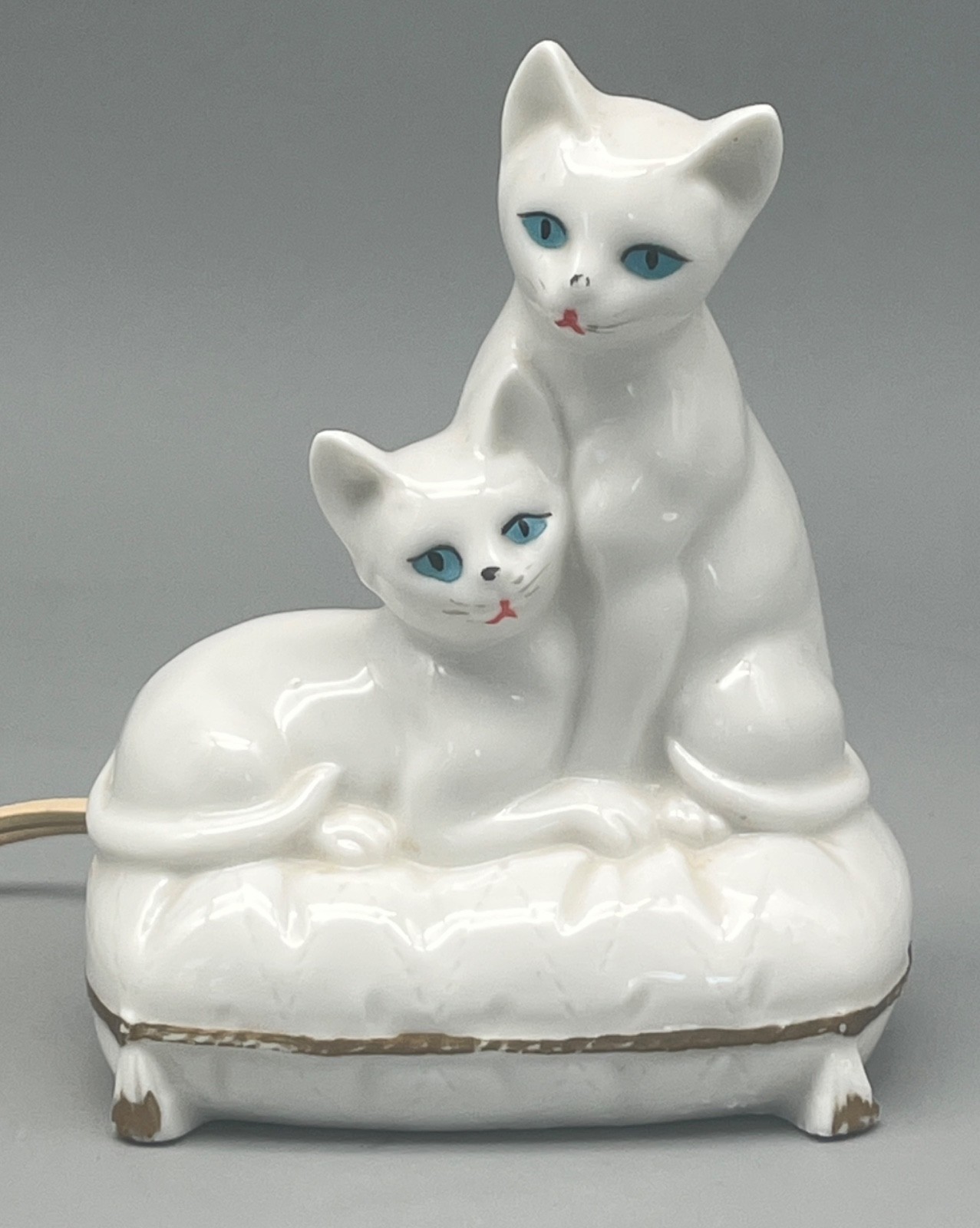 Vintage IW IRICE Japan White Porcelain CATS ON PILLOW Night Light Lamp