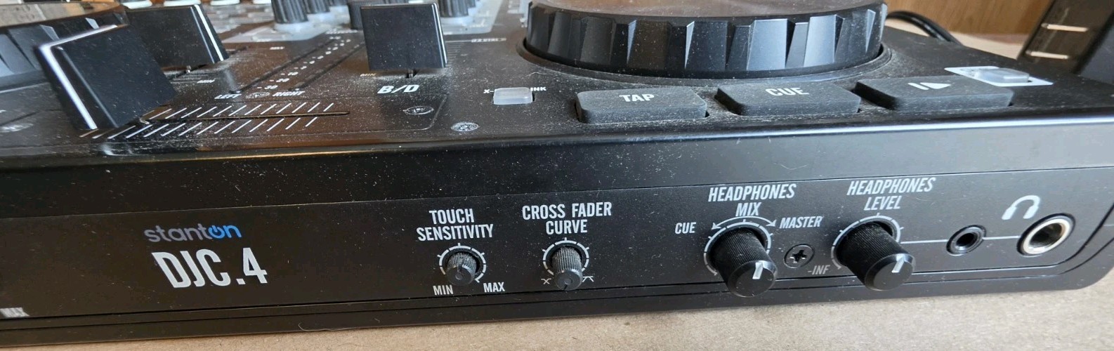 Stanton SCS.4DJ Digital DJ Mix Station DJC4 MIDI Controller