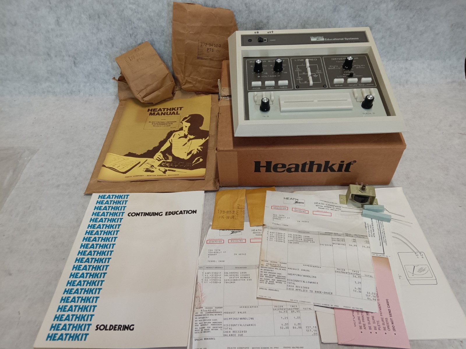 HEATHKIT ELECTRONIC DESIGN EXPERIMENTER MODEL ET-3100B With Box & Manual
