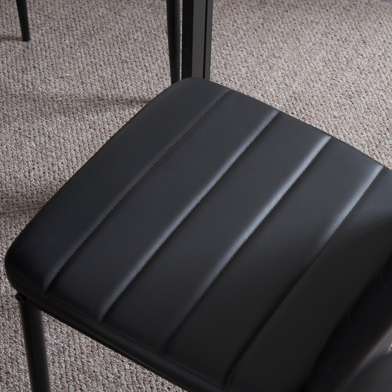 Set of 4 Dining Chairs High PU Leather Elegant Design for Home Kitchen Black