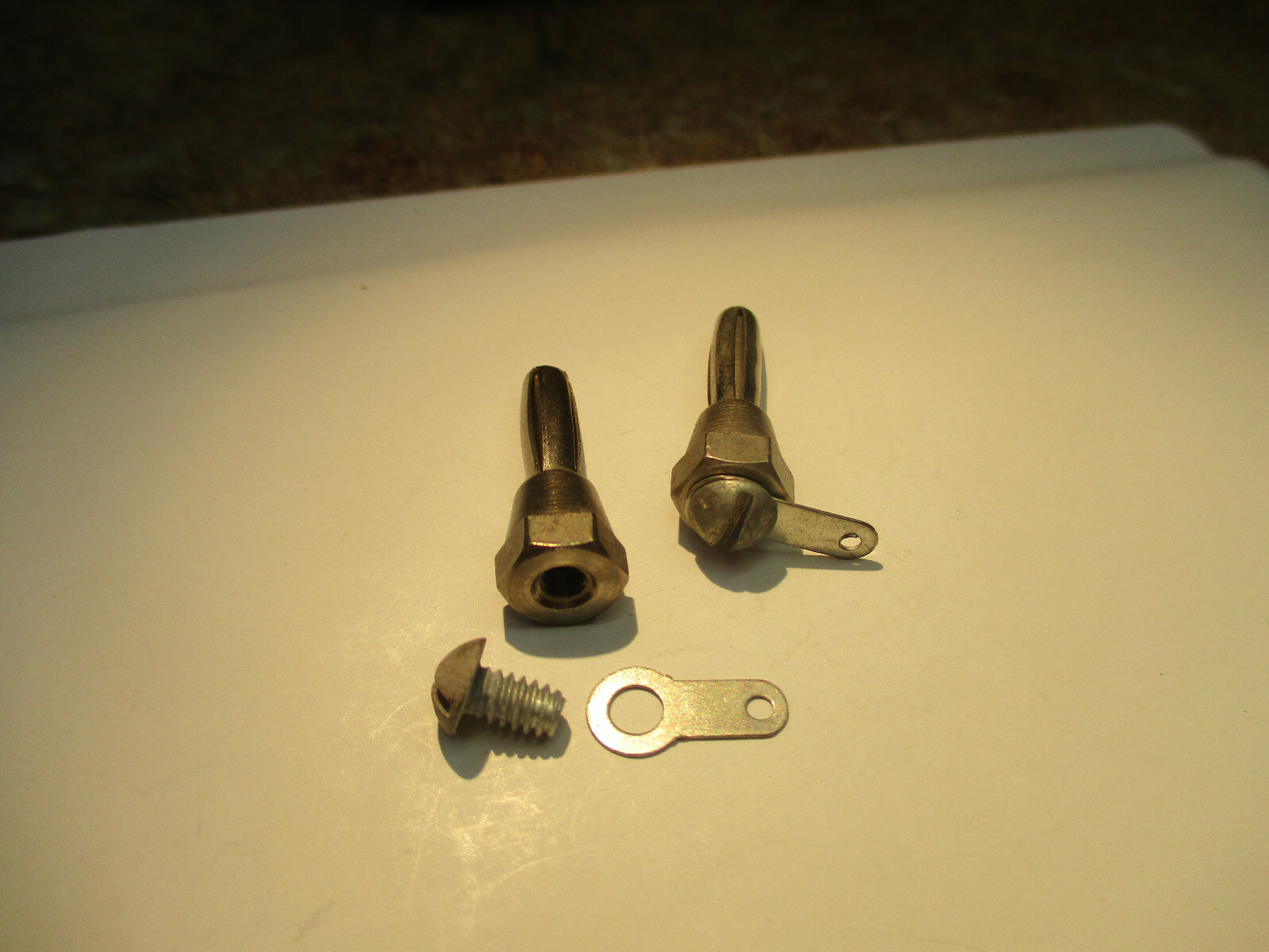TWO   Vintage Banna plugs NOS type Radio see pic