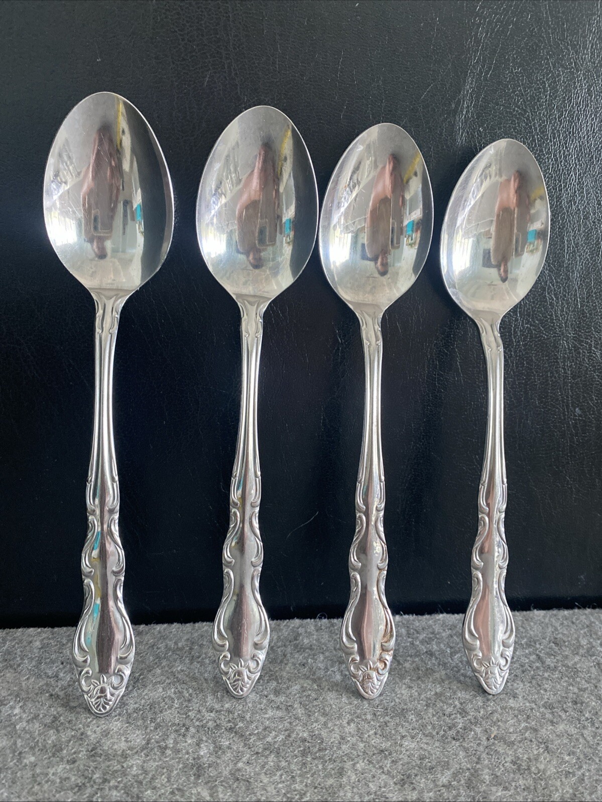 4 TOWLE/SUPREME CUTLERY STAINLESS FLATWARE, "PIERRE" PATTERN DINNER SPOONS