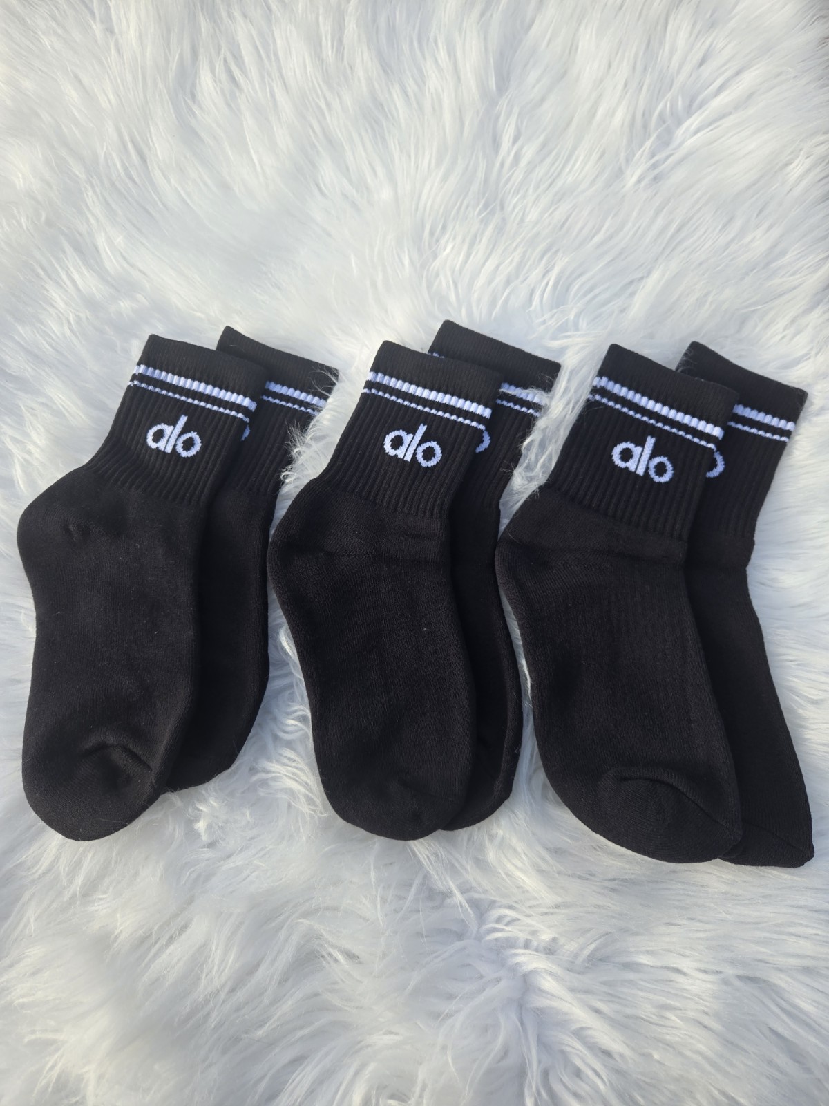 NWT  3-Pair Alo Unisex Crew Socks Black One Size Pack Athletic Casual Sport