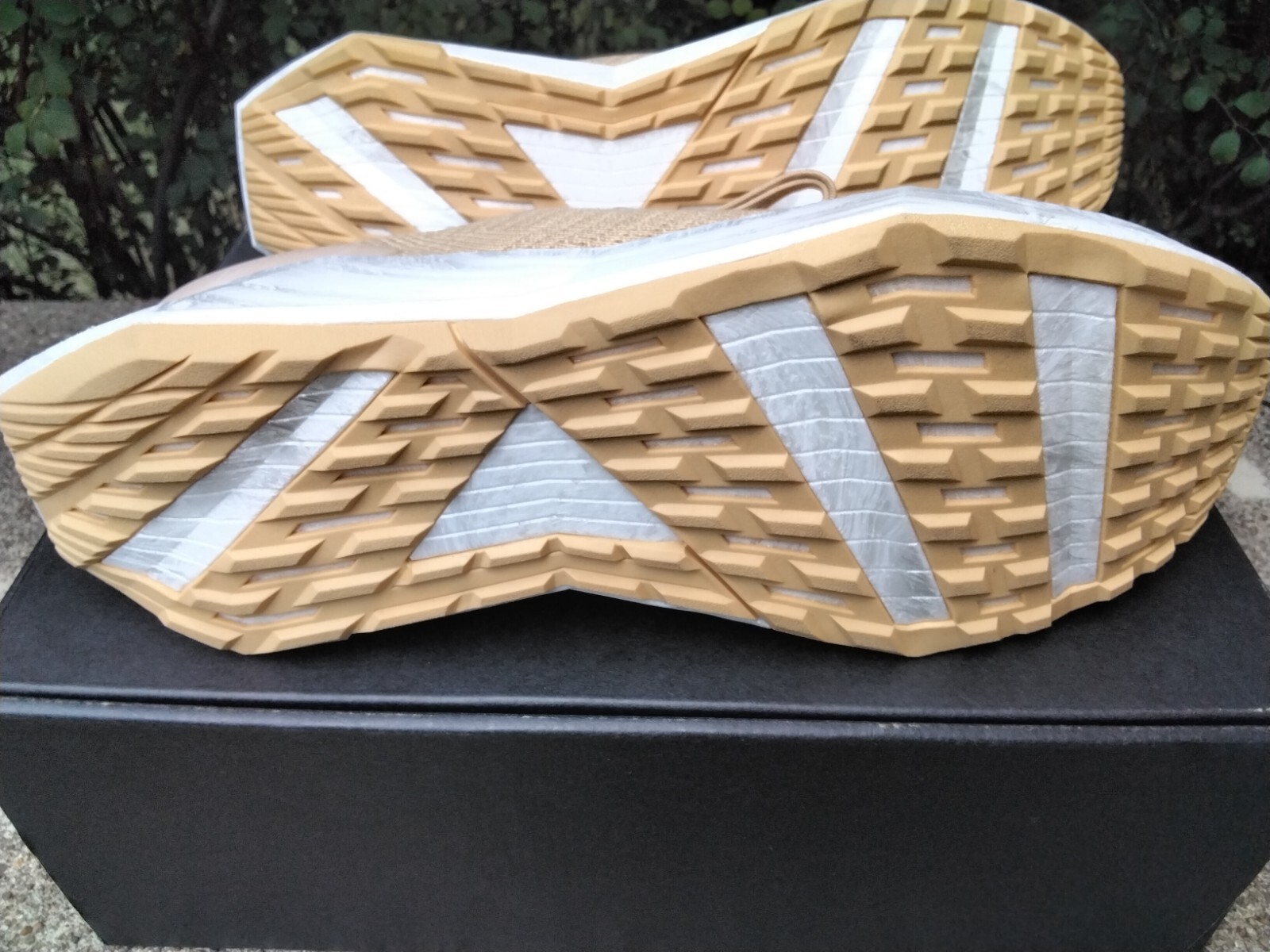 Allbirds Tree Flyer Running Shoes Walking RARE LUX BEIGE Mens 12 RARE NEW $160