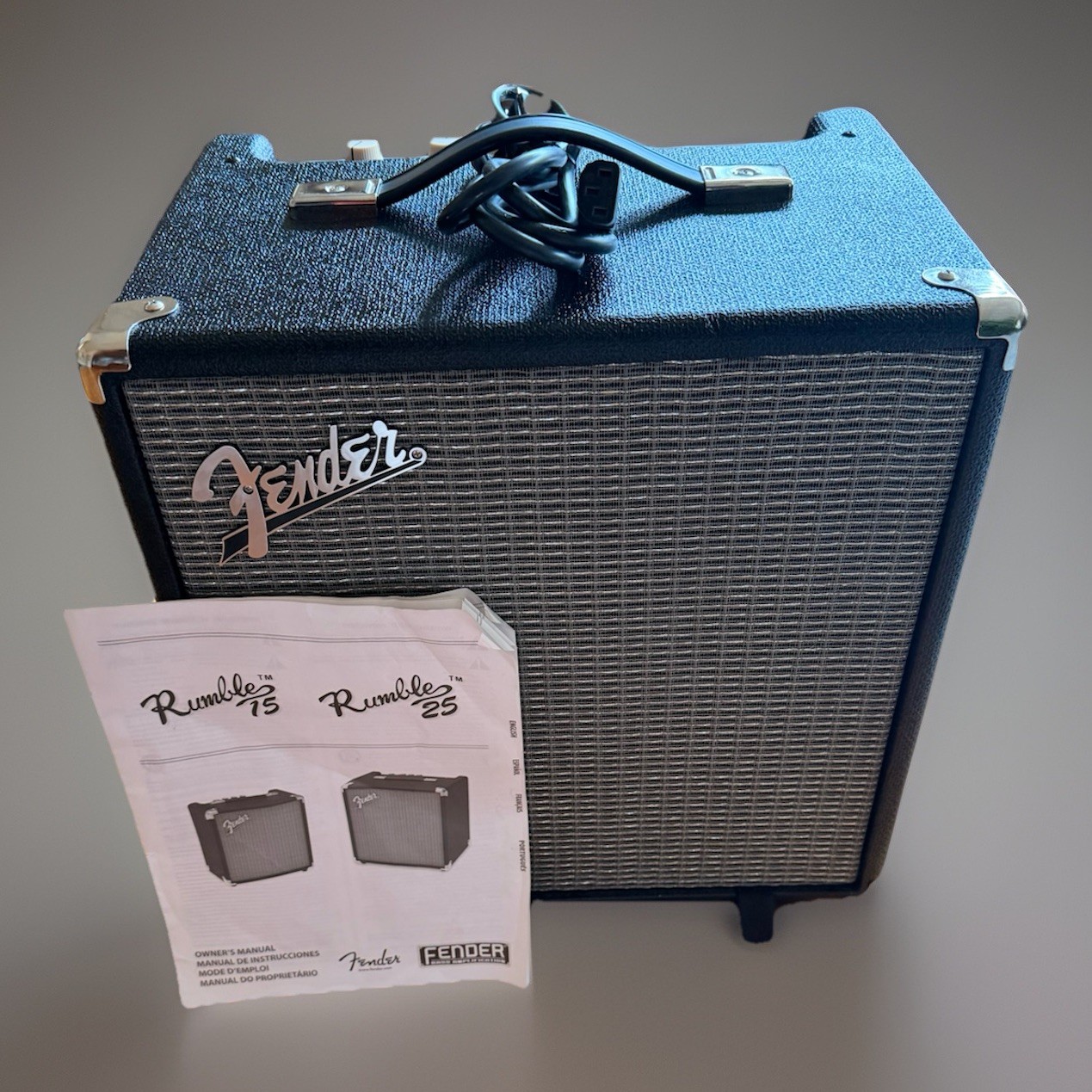 Excellent  Fender Rumble 25 Solid State Combo Bass Amplifier, 25W, 1 Speaker