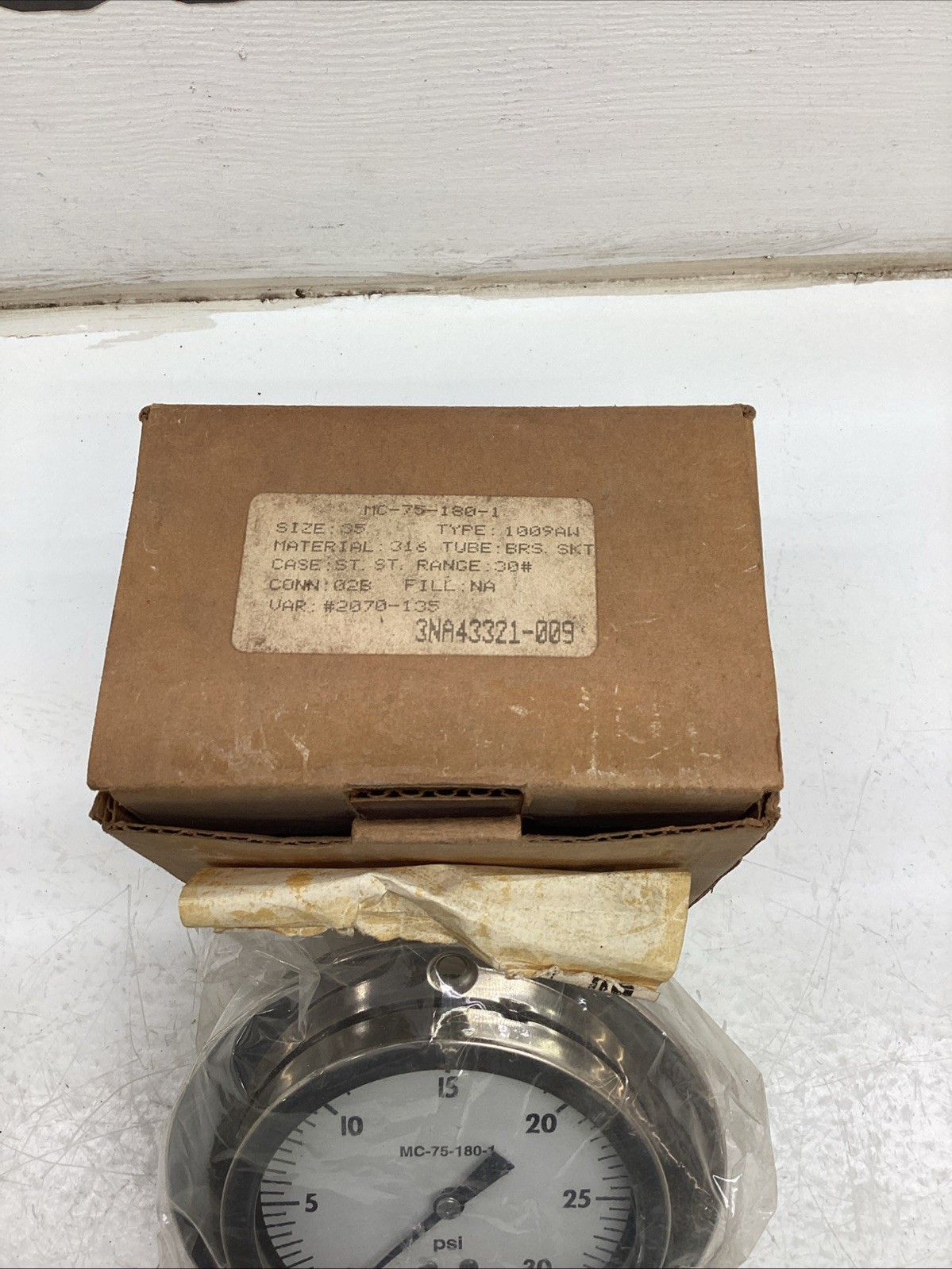 Beloit MC-75-180-1 Pressure Gauge NIB
