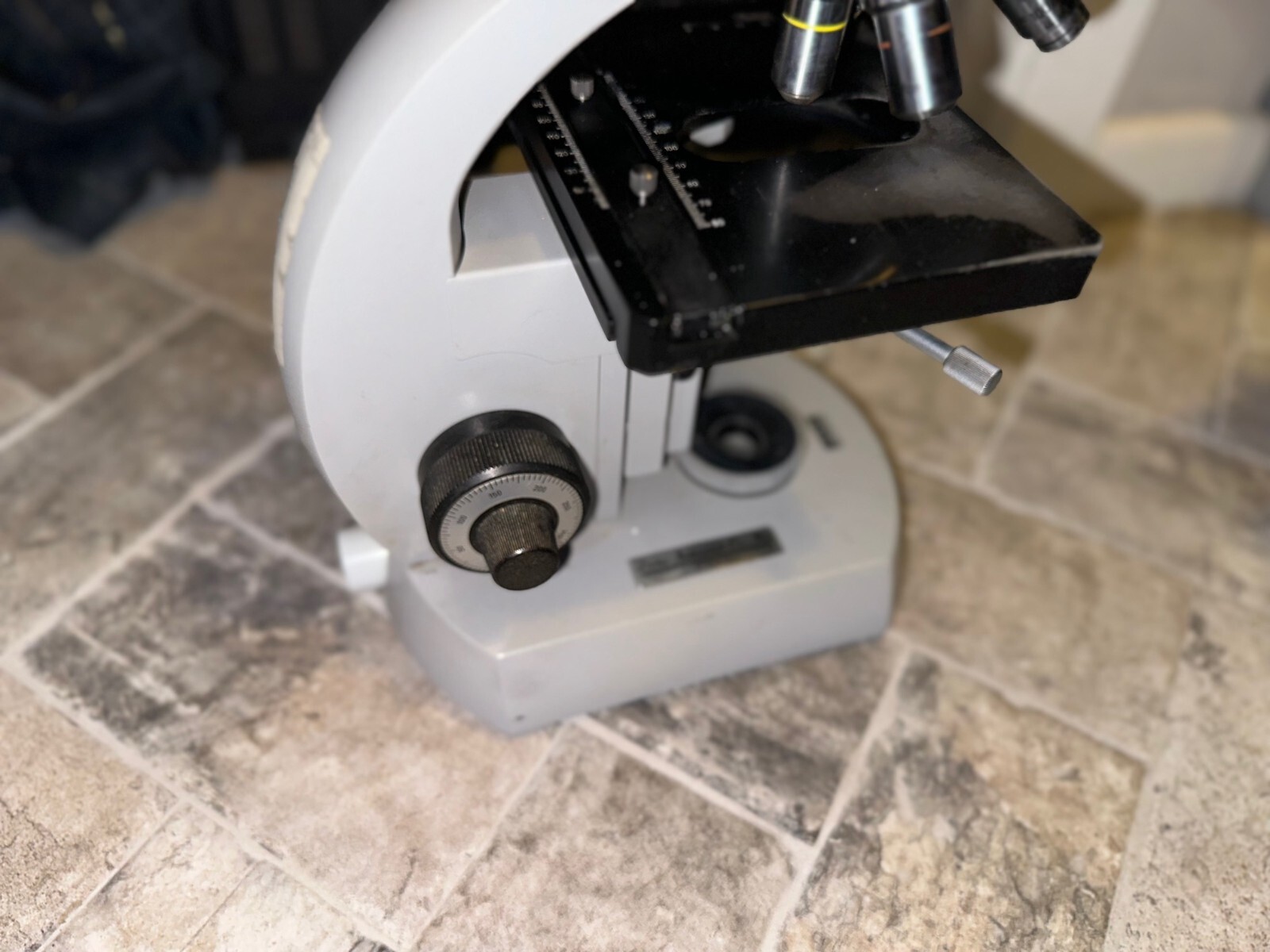 Zeiss Universal Microscope 47 30 15 with objectives