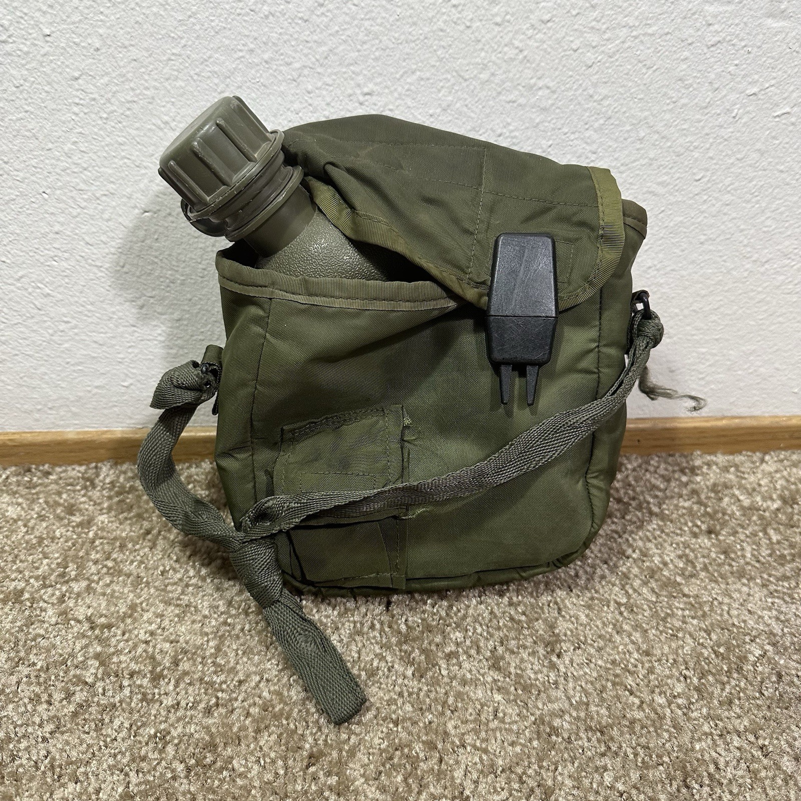 Vietnam War 2 Quart Collapsible US Canteen Hedwin Green w/ Strap