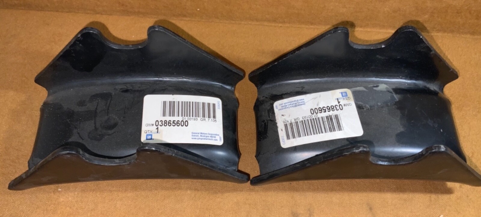 Lot of Two (2) GM Front Spring Hanger Cushion Retainer Brackets Part No. 3865600